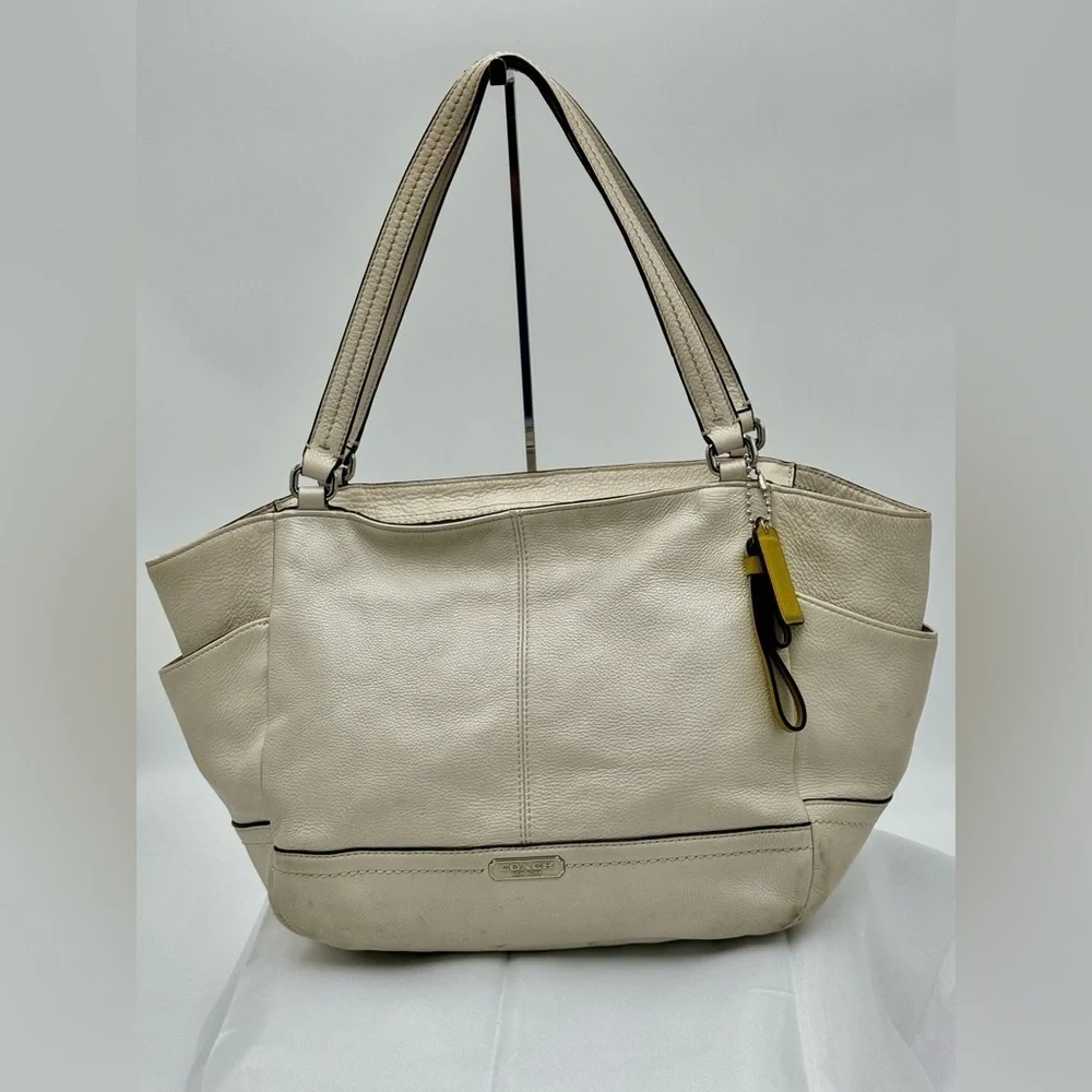 COACH PARK LEATHER CARRIE TOTE SILVER & PARCHMENT‎ F23284